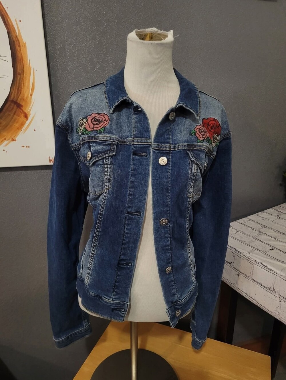 🌟Nwot Womens Embroidered Jean Jacket
